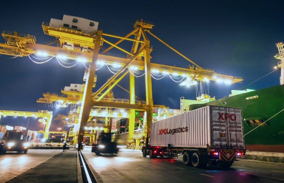 DOANH NGHIỆP LOGISTICS NỘI - NGOẠI TÌM ĐƯỜNG 